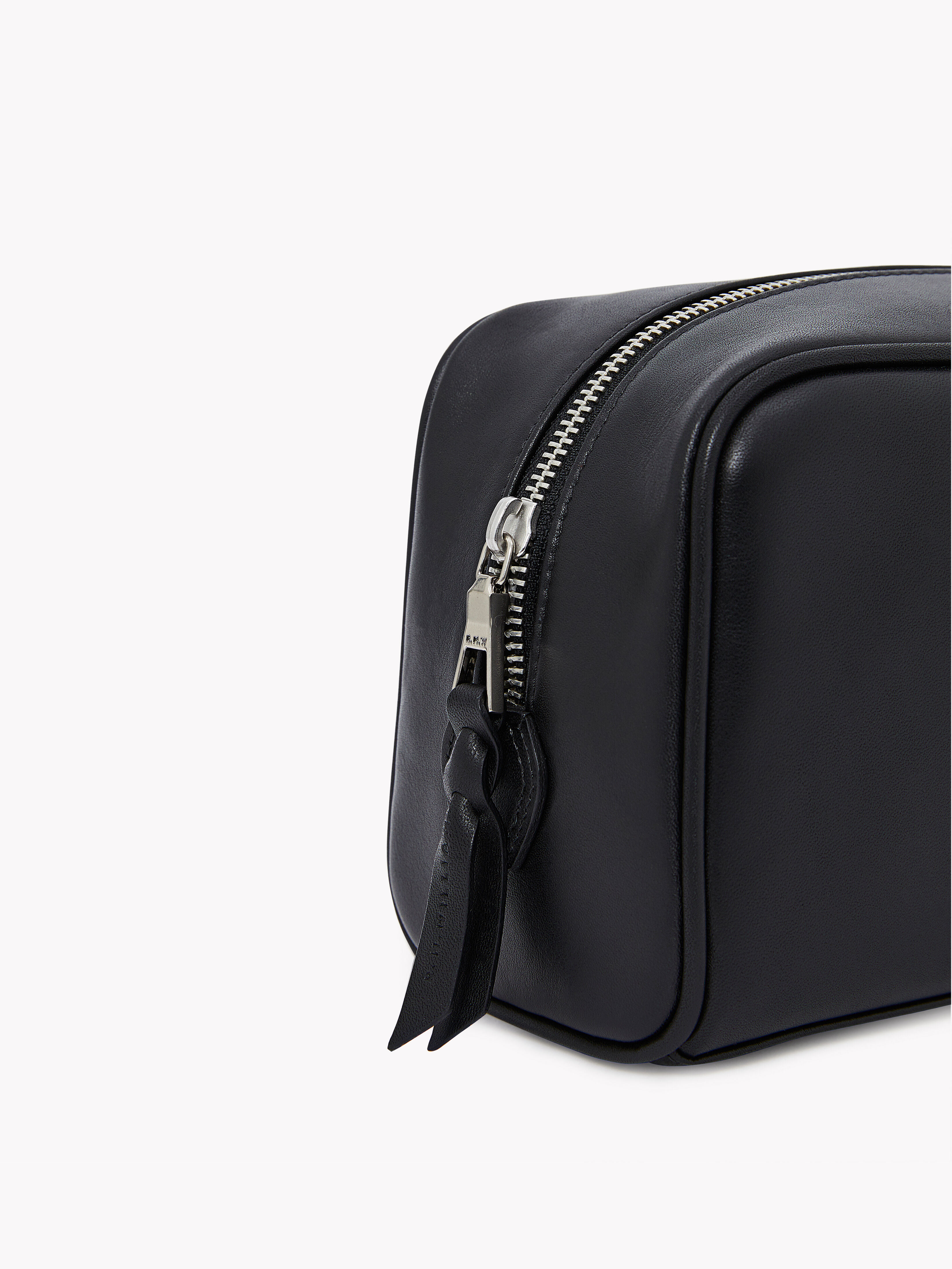 Rm williams toiletry hot sale bag